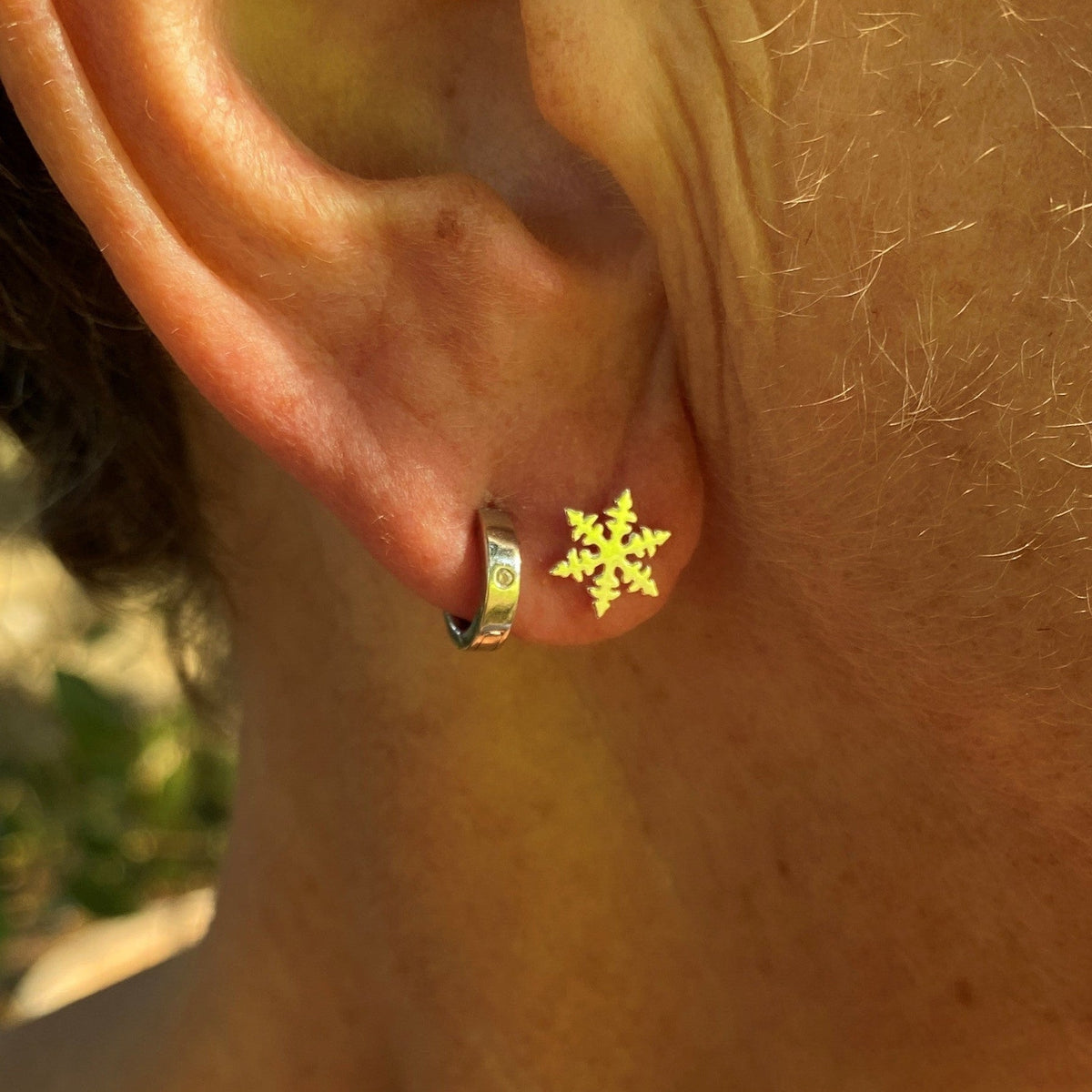 Snowflake Stud Earrings - Reeves & Reeves