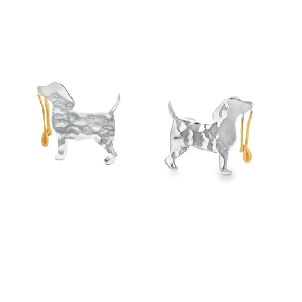 A sterling silver Hammered Dog Stud holding an 18ct gold plated lead in its mouth.