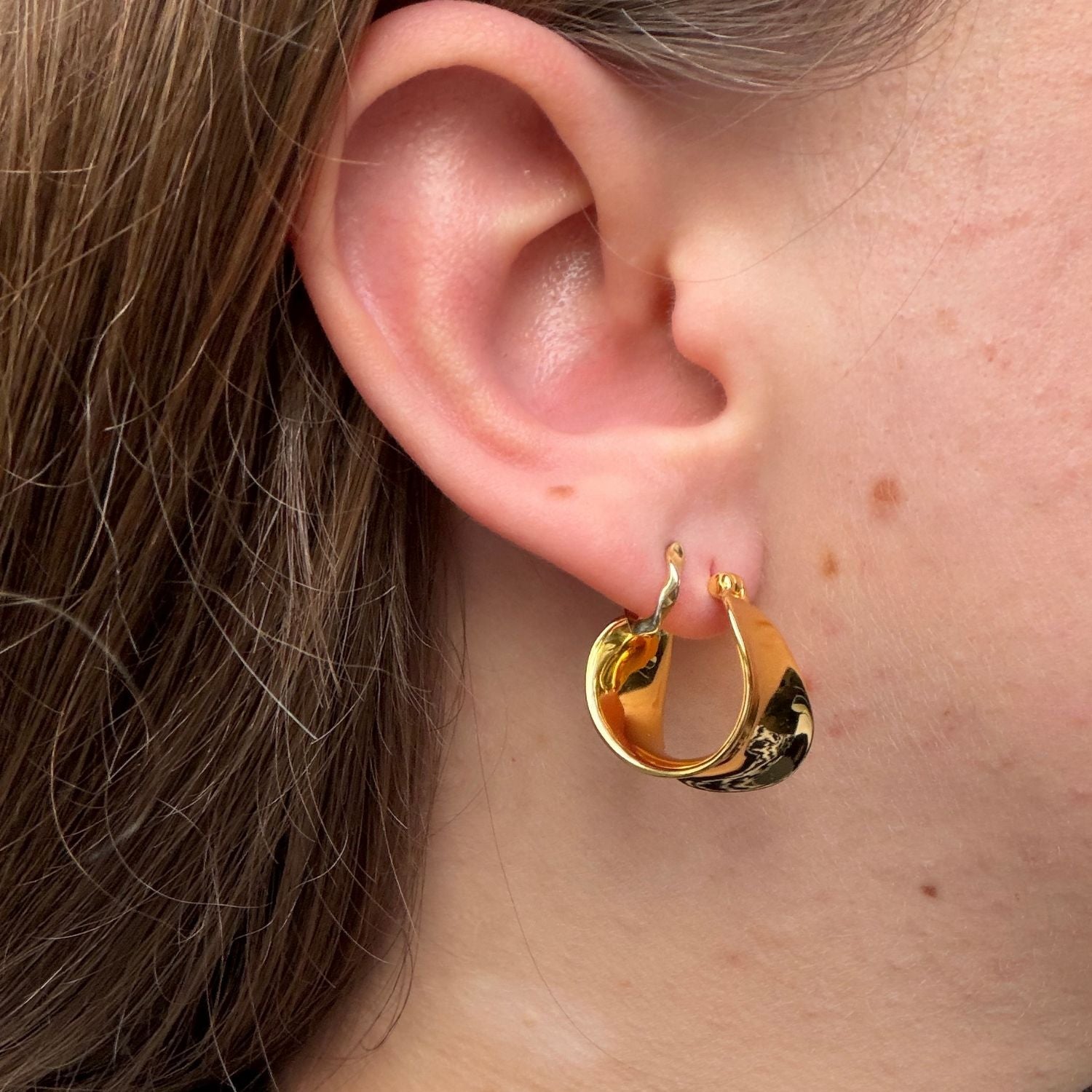 Wide Swoosh Hoop Earrings - Reeves & Reeves